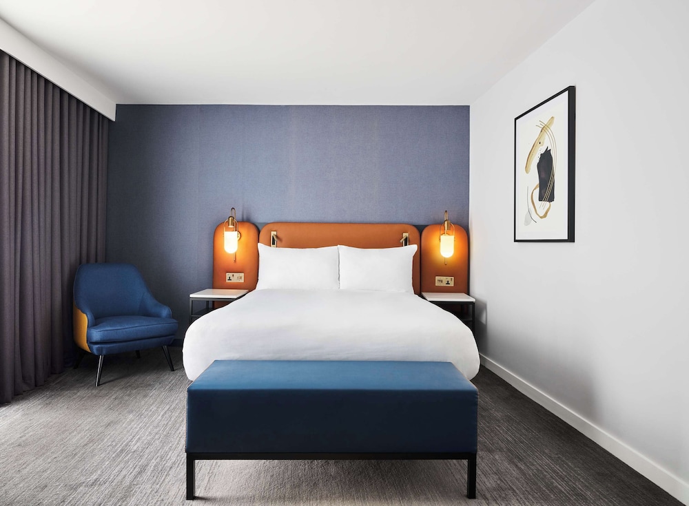 ROOM, QUEEN BED, PARK VIEW