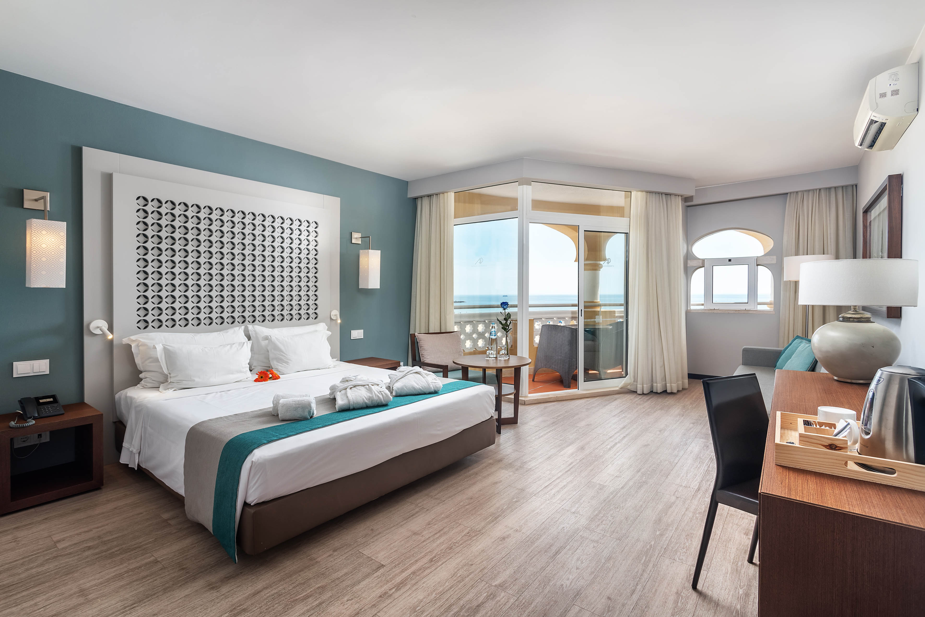 Room, Double or Twin Bed, Sea Front