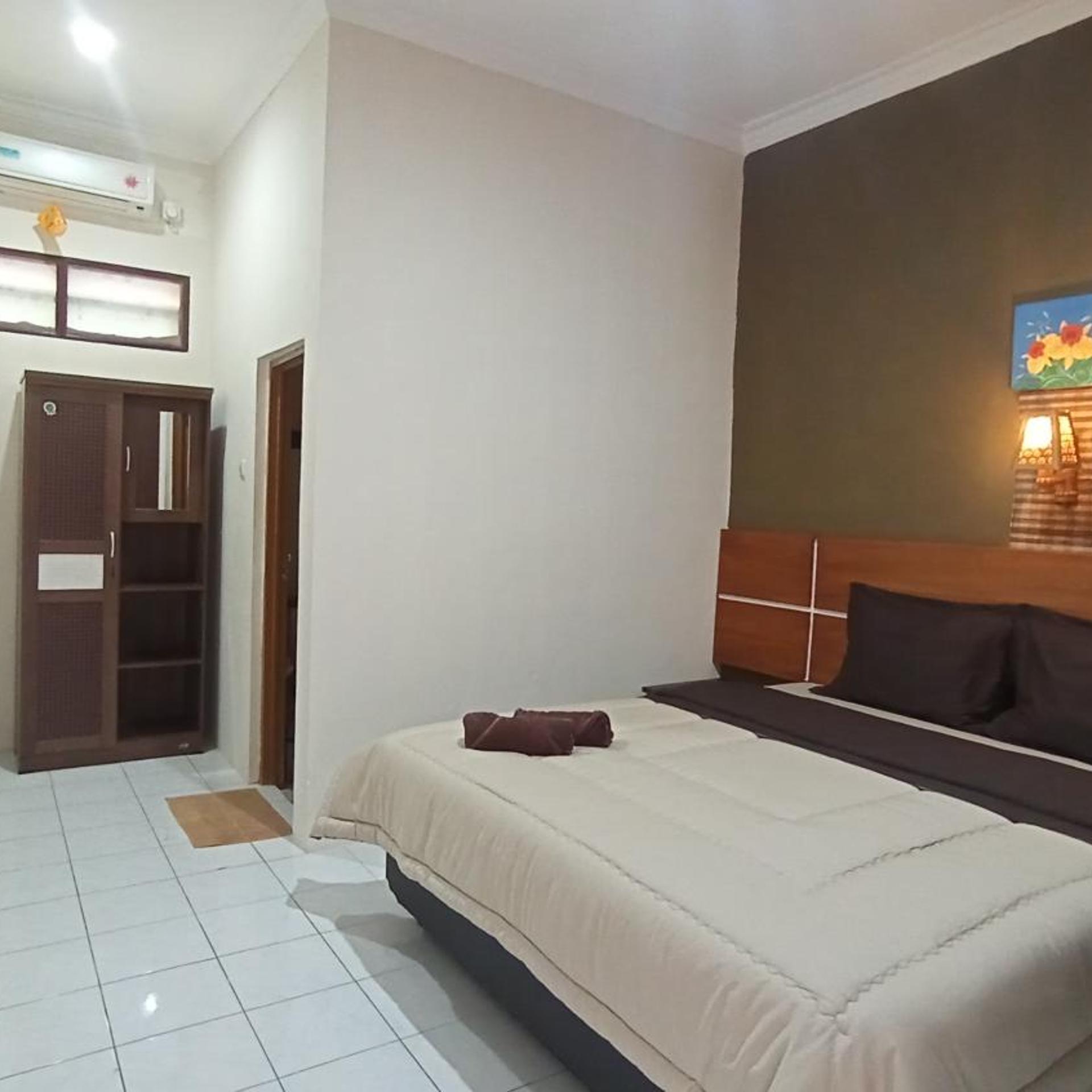 Yokima Beach Hotel 7/43