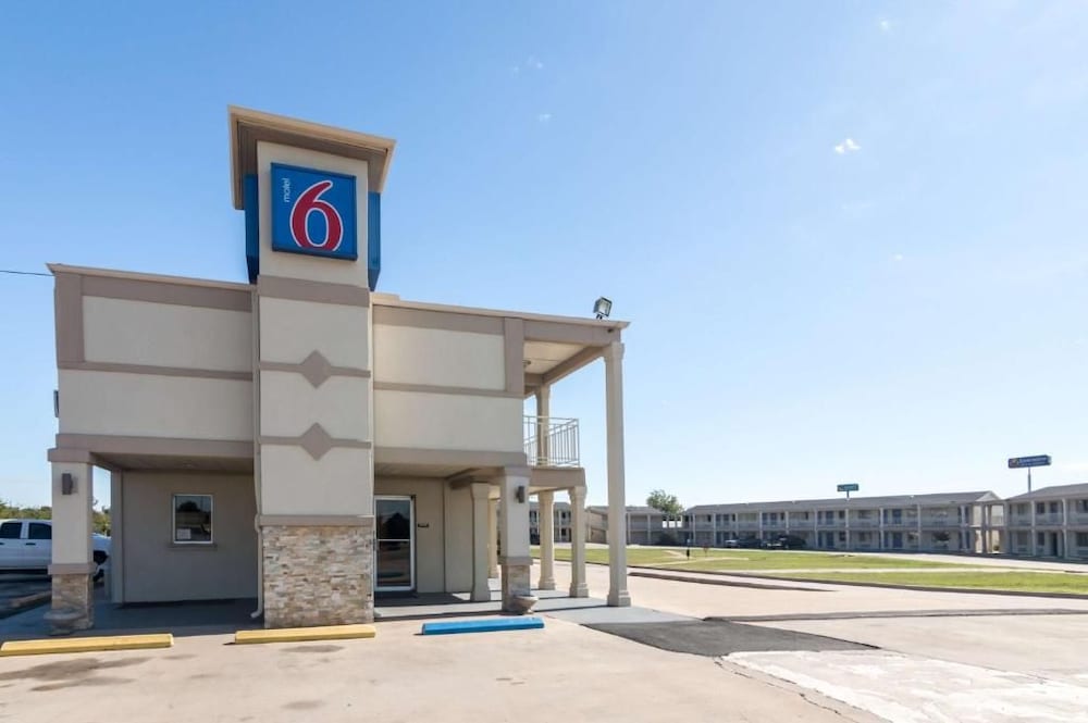 Motel6 Wichita Falls, TX - North 49/63
