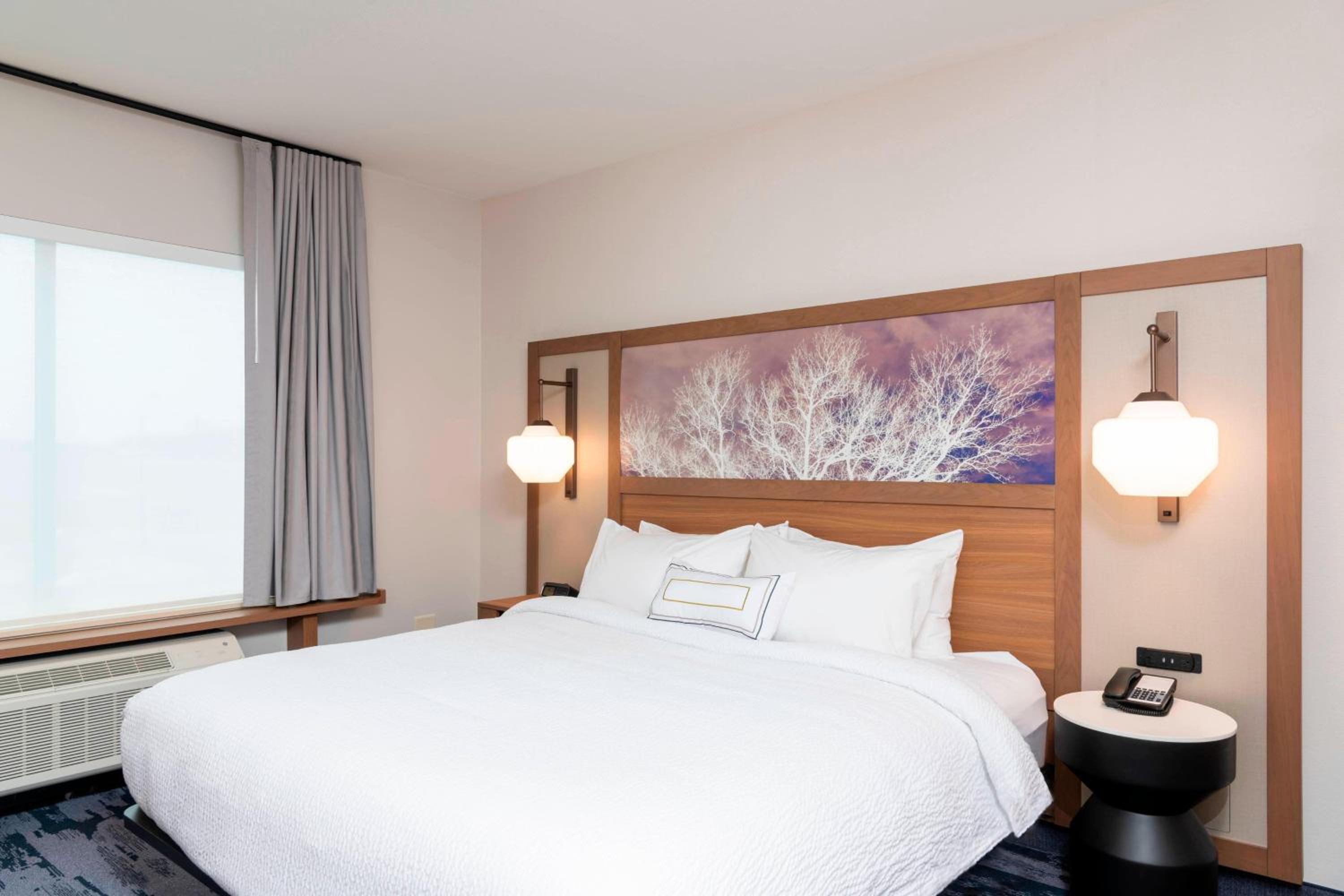 Room, King Bed, Forest View