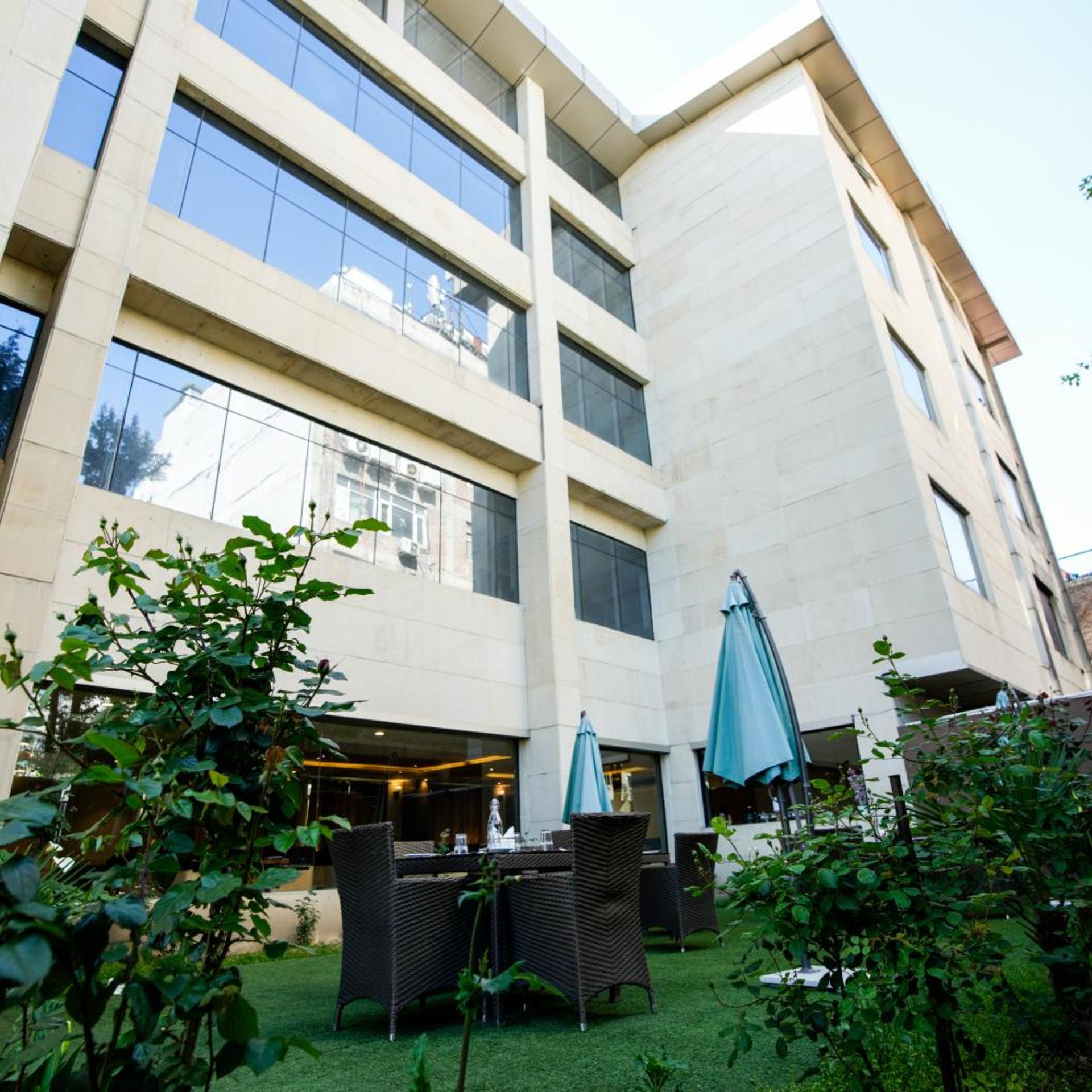 Regenta Central Point Srinagar 6/50