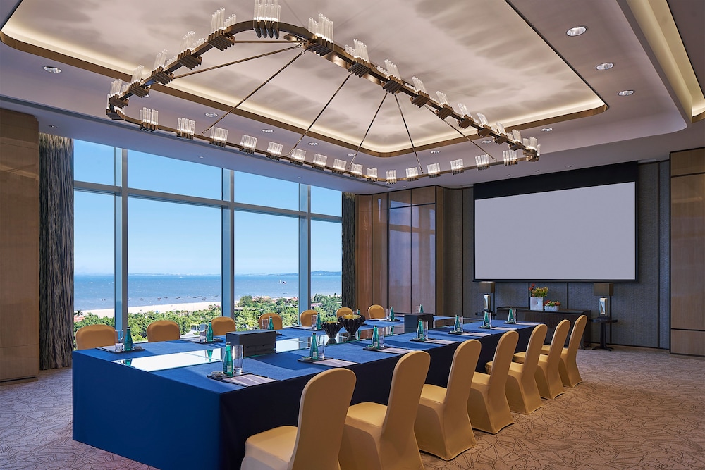 Shangri La Xiamen 55/68