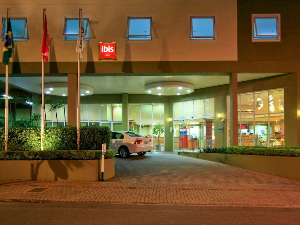 Ibis Blumenau 63/66