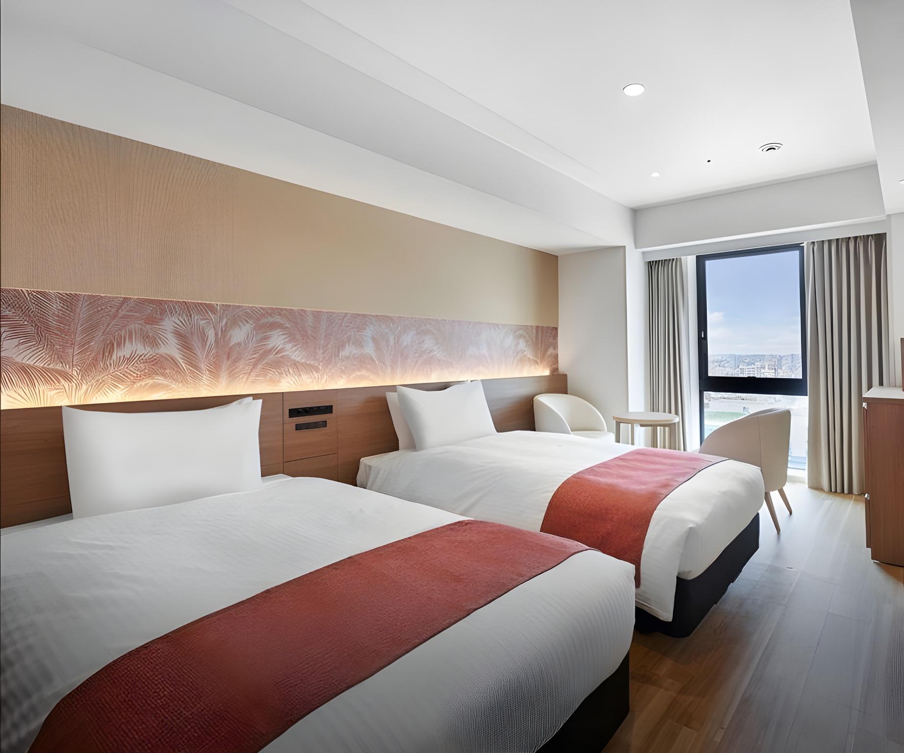 Universal, Twin Beds