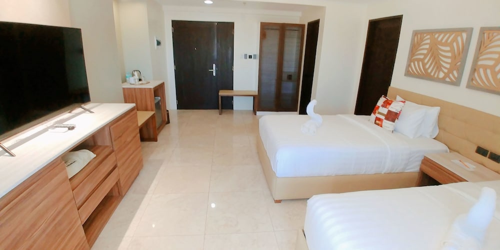 Boracay Ocean Club Beach Resort 30/77