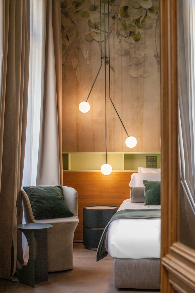 ARTIST, DELUXE, DOUBLE BED, BALCONY