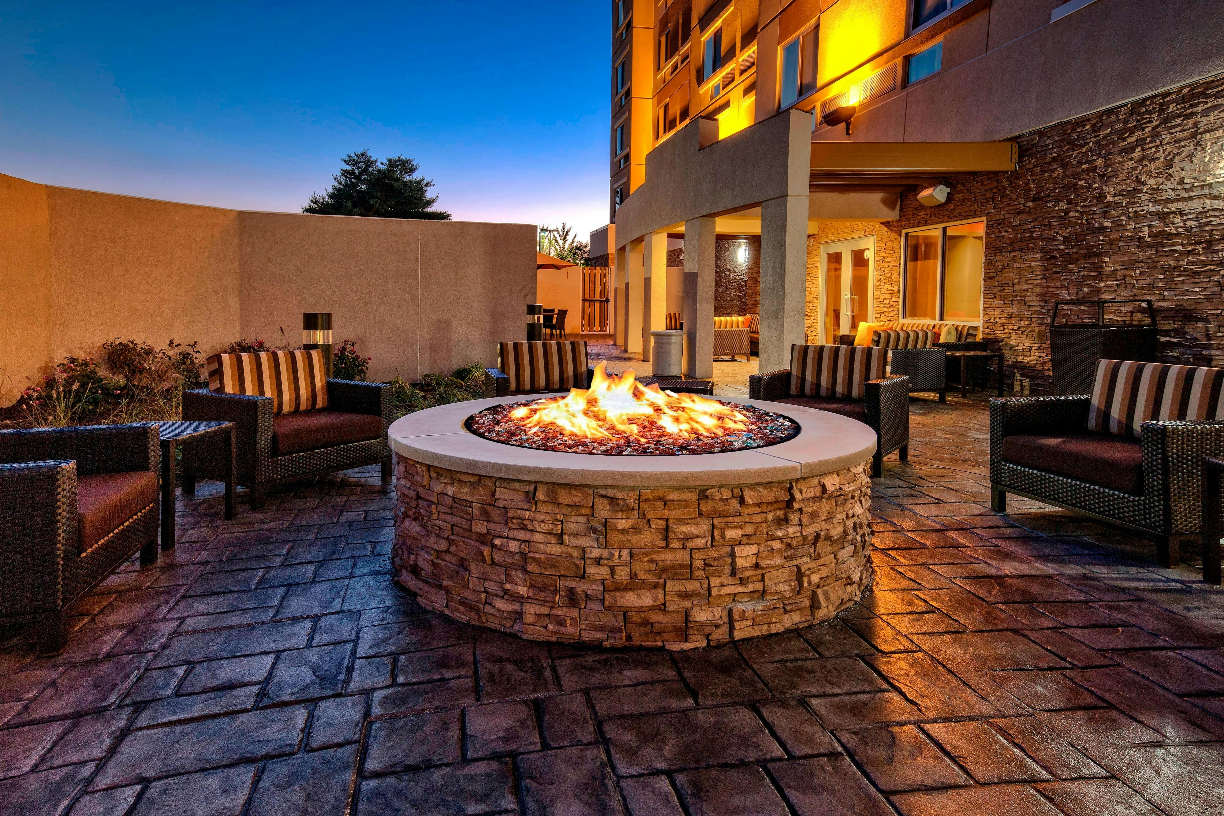 COURTYARD WESTBURY LONG ISLAND 21/21