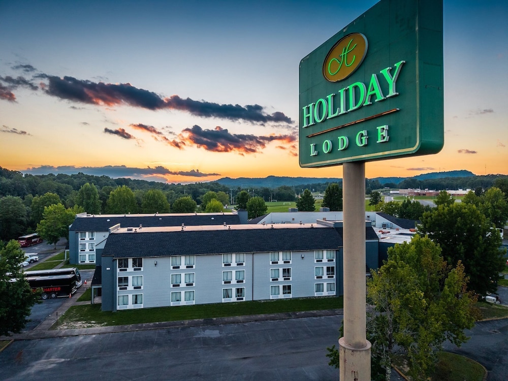 Holiday Lodge Hotel &amp; Conference Center 2/50