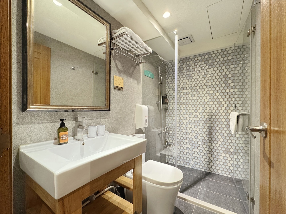 Nan Fun House Hotel 48/50