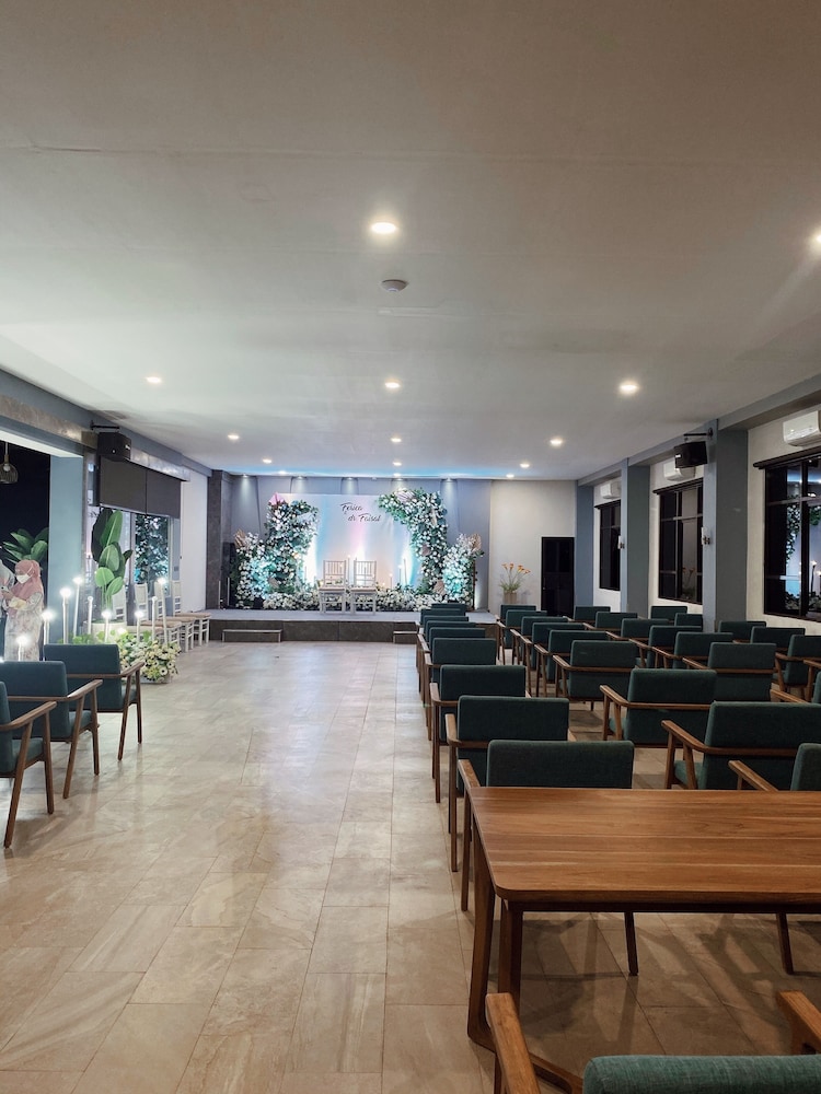 Paradise Hotel Tarakan 55/65