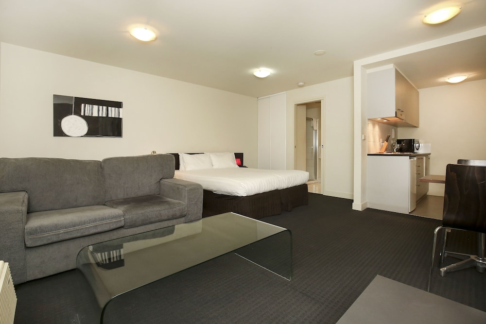 PLUM SERVICED APARTMENTS CARLTON 20/40
