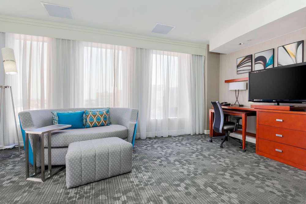 Courtyard By Marriott Amarillo Downtown 21/37