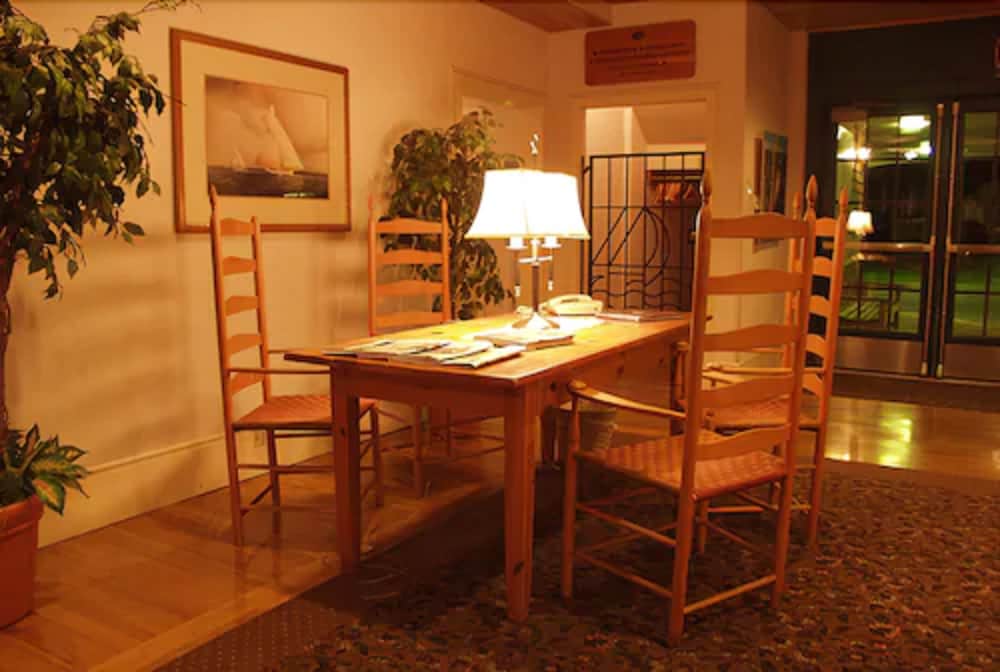 Nantucket Inn 46/55