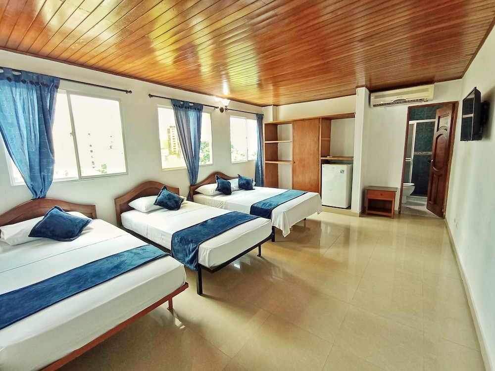 Hotel Brisas Marinas 9/28
