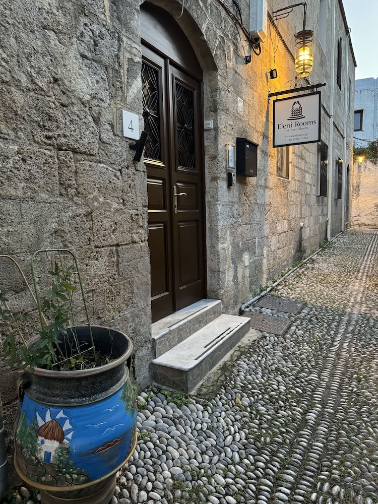 Eleni Rooms 19/40