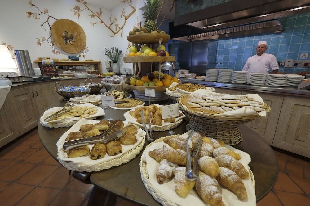 Hotel Resort And Spa Baia Caddinas 37/50
