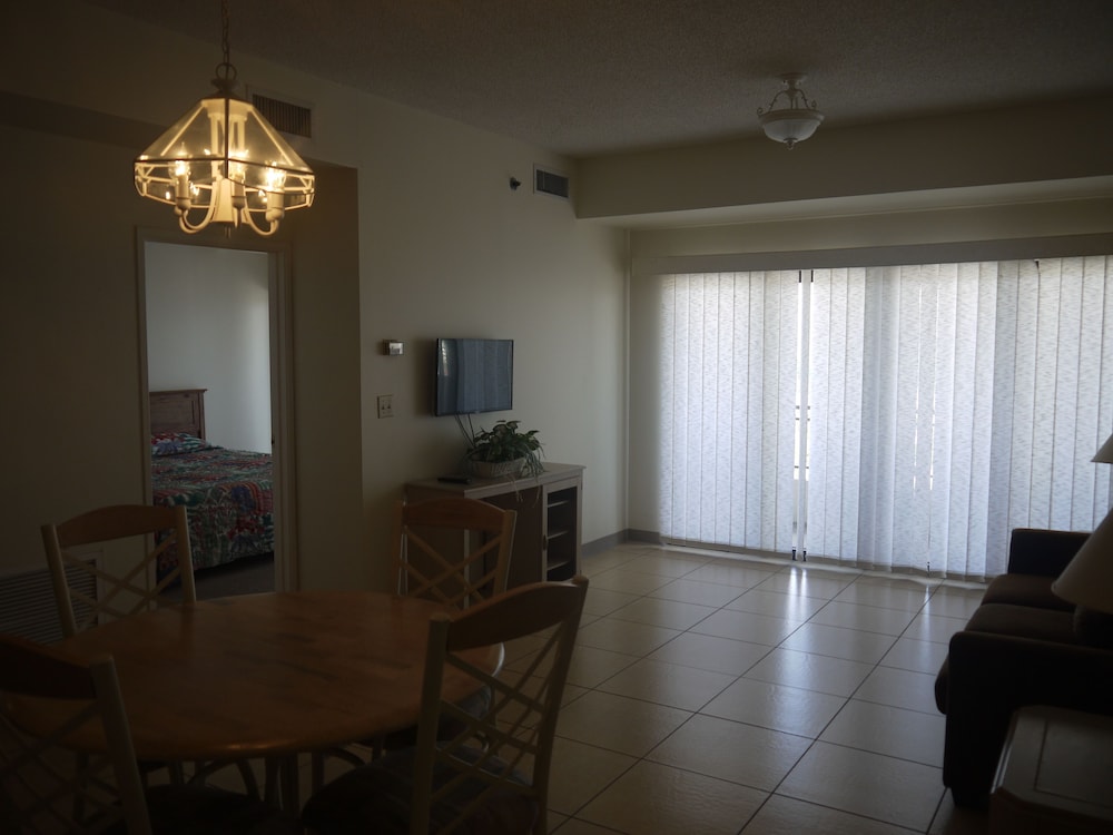 Aquarius Beach Tower 32/57