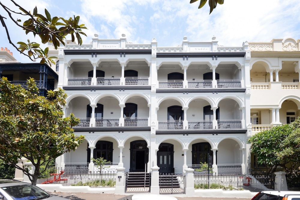 Hotel Challis Potts Point 2/50