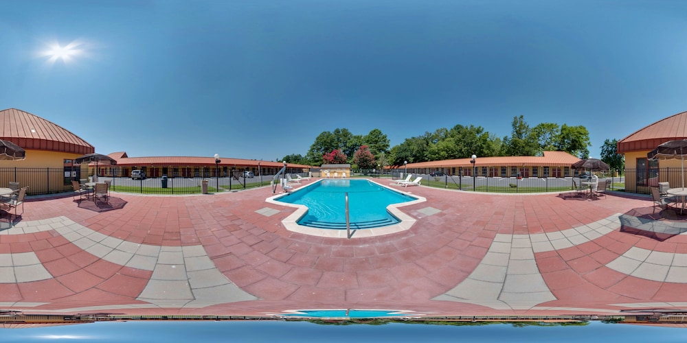 Econo Lodge Pocomoke City Hwy 13 7/23