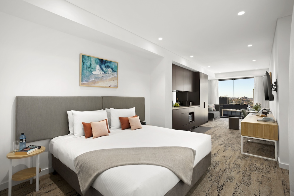 Superior, Studio, King Bed