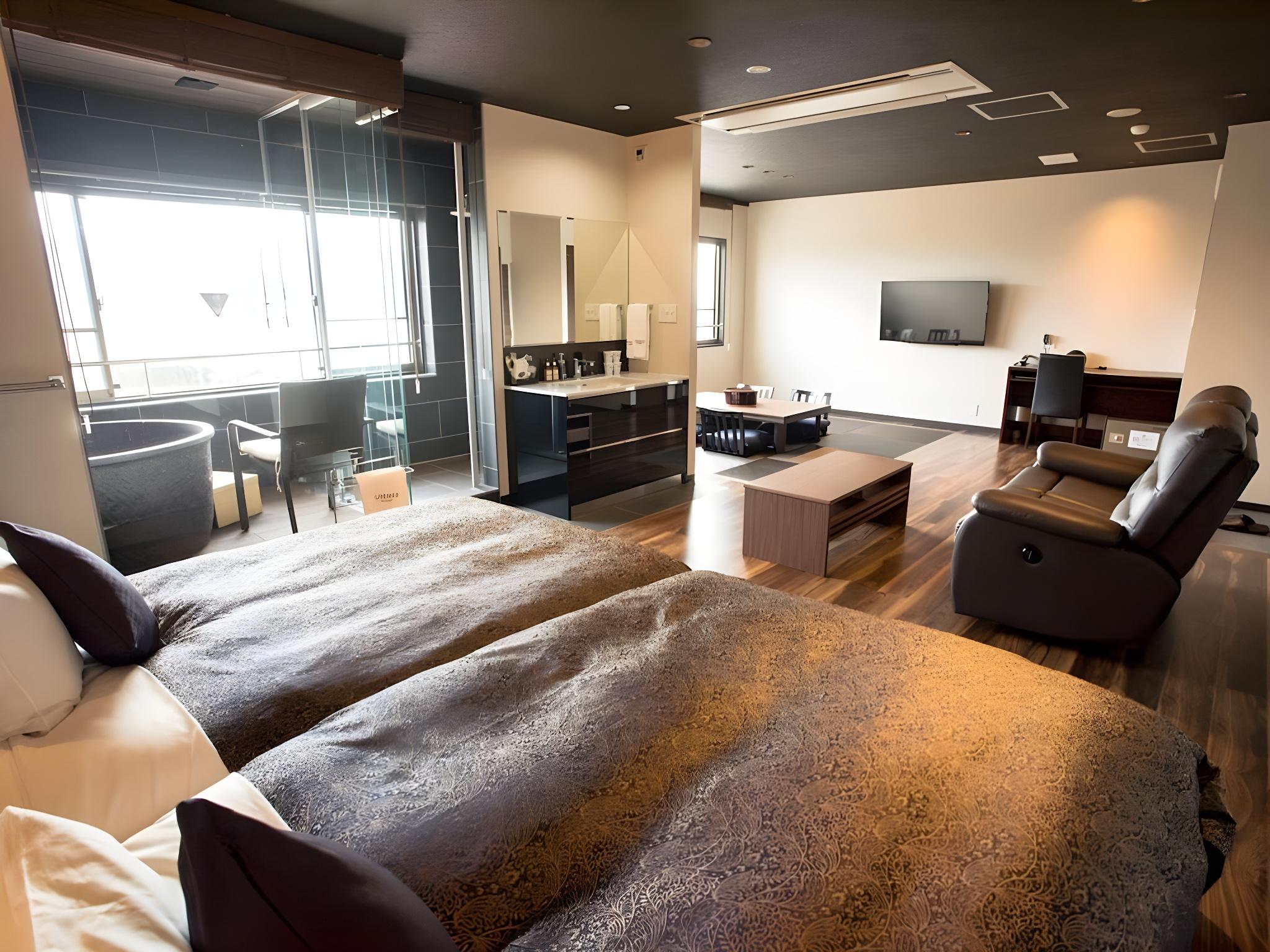 Ocean, Suite, Outdoor View, Smoking
