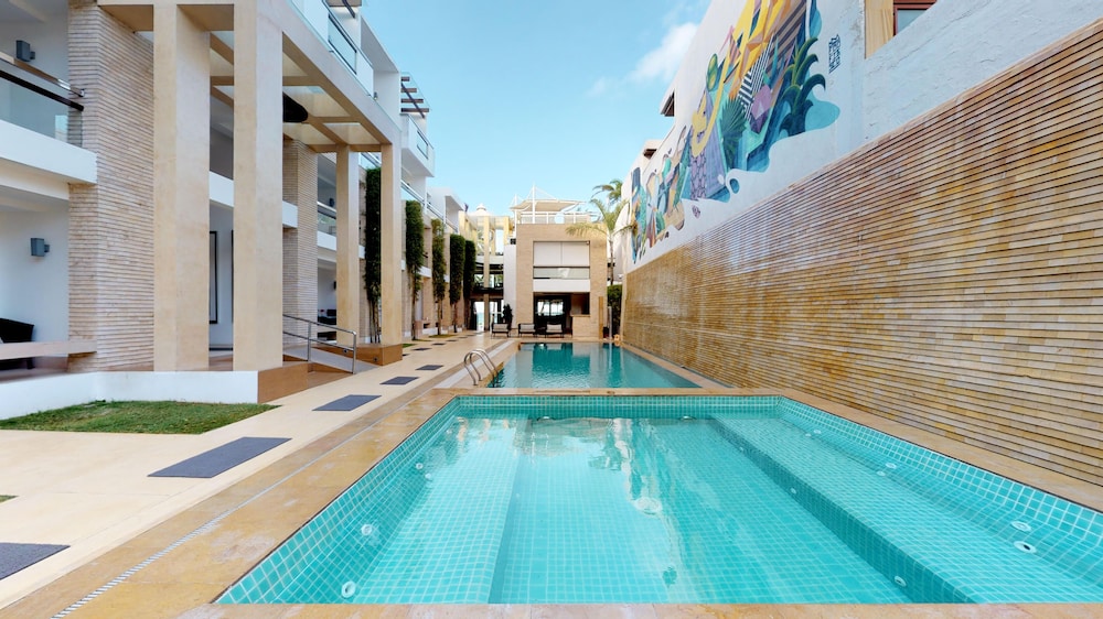 The District Boracay 25/50
