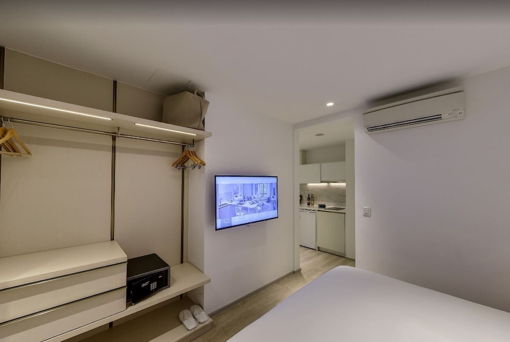 Lanson Place Winsland Residences 32/40