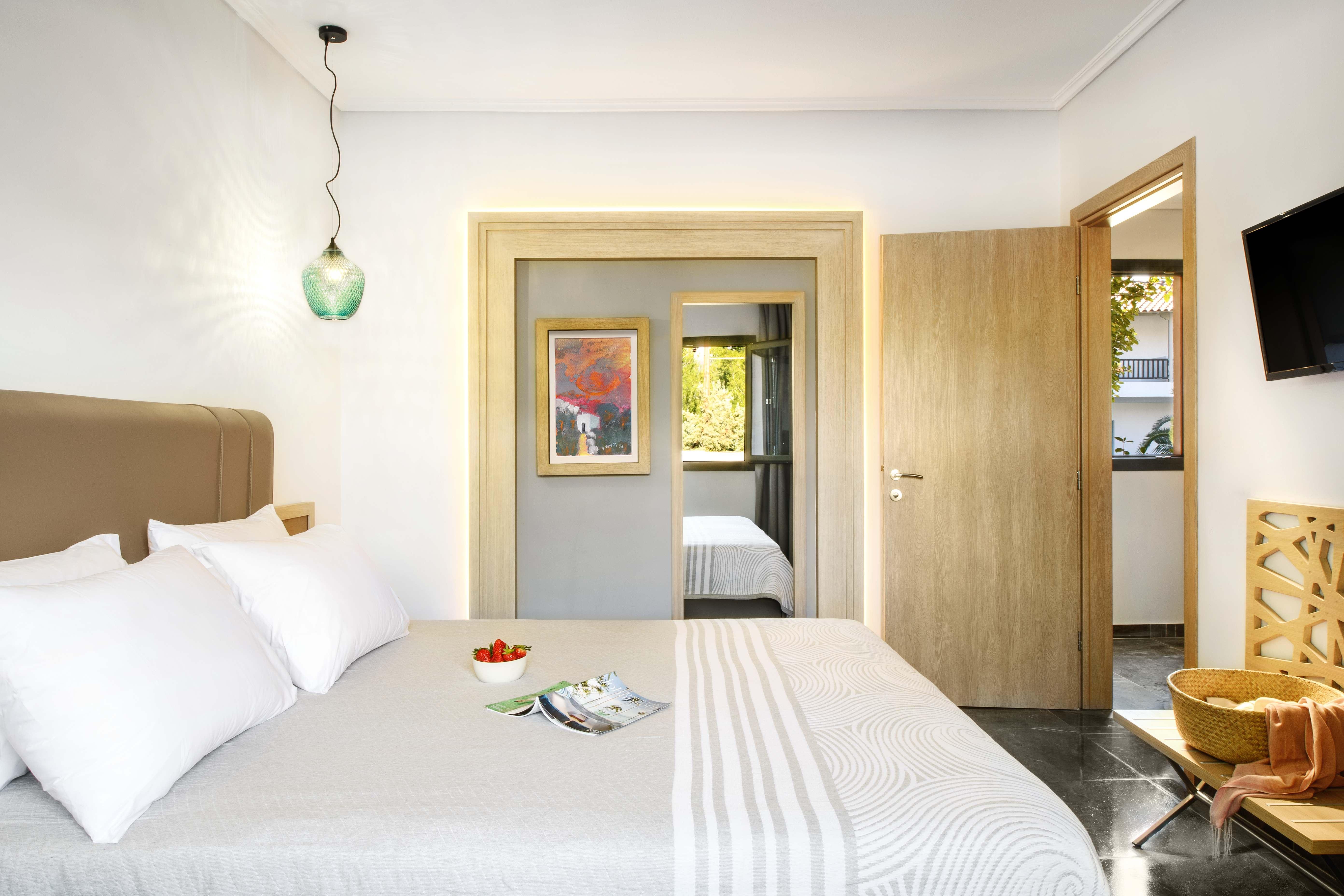 Suite, Garden View, Balcony or Terrace