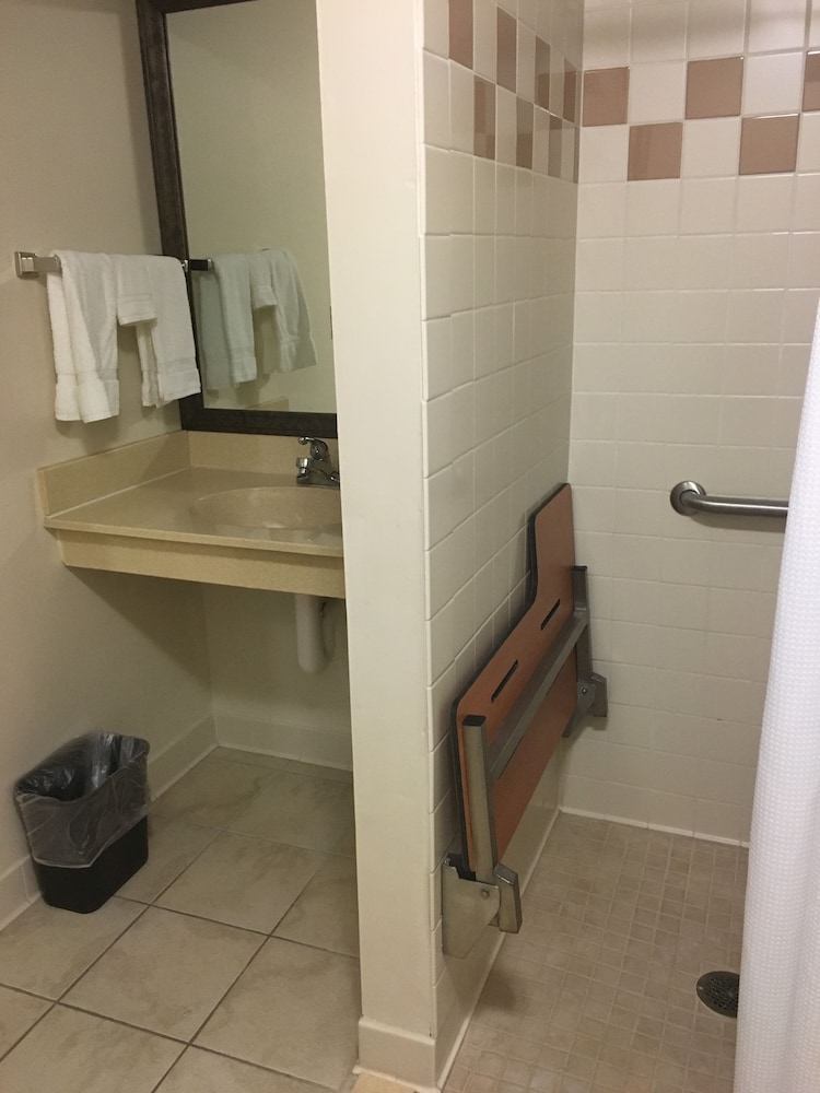 Americinn By Wyndham Monmouth 15/37