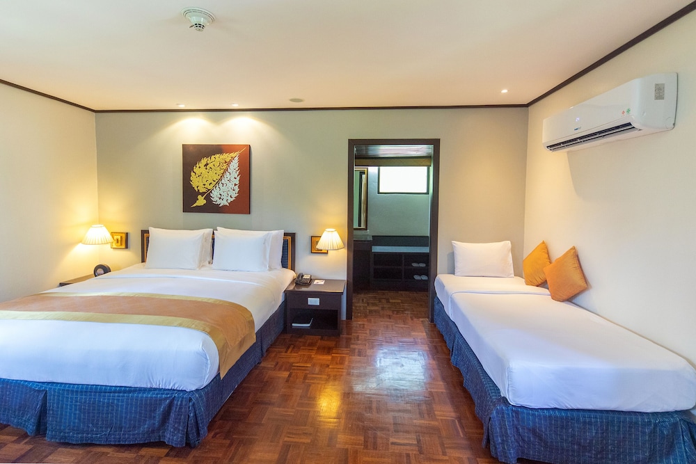 Bungalow, King Bed, Garden View, Garden Area، Phi Phi Holiday Resort 2/4