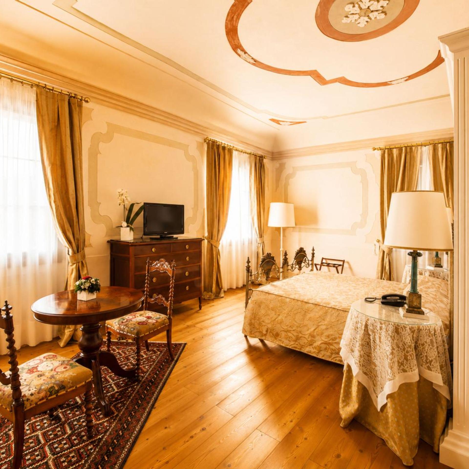 Junior Suite, Main Building