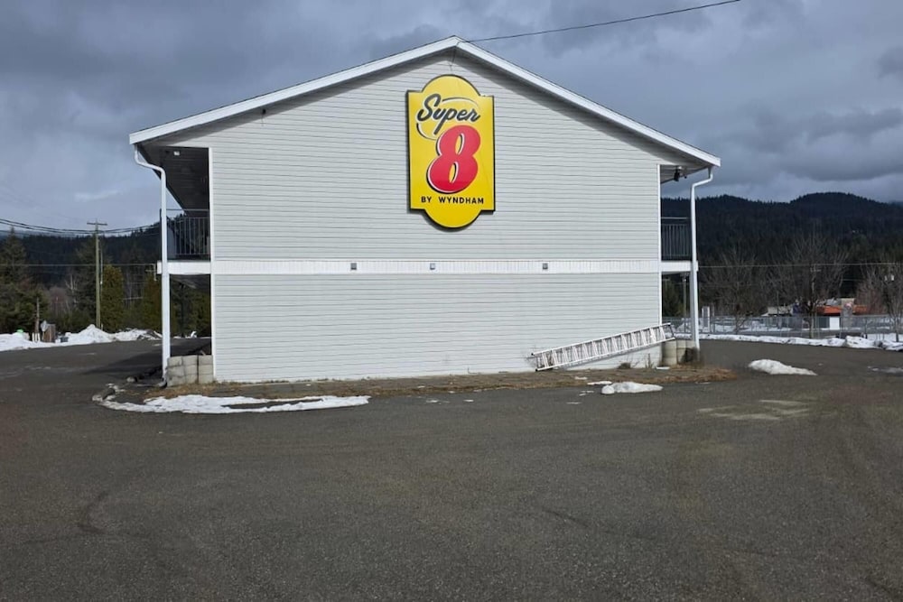 Super 8 by Wyndham Clearwater BC 55/61