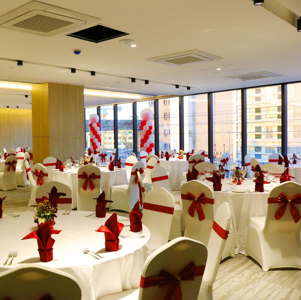 Red Hotel Cubao 57/64