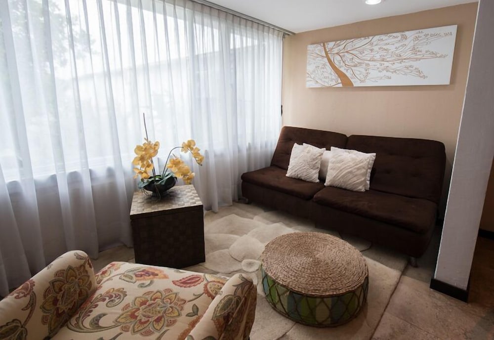 Colombe Hotel Boutique 51/76