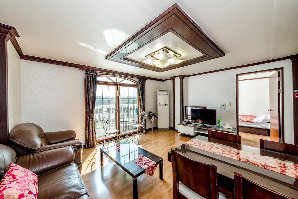 Jungmun Jejuhue Pension 21/44