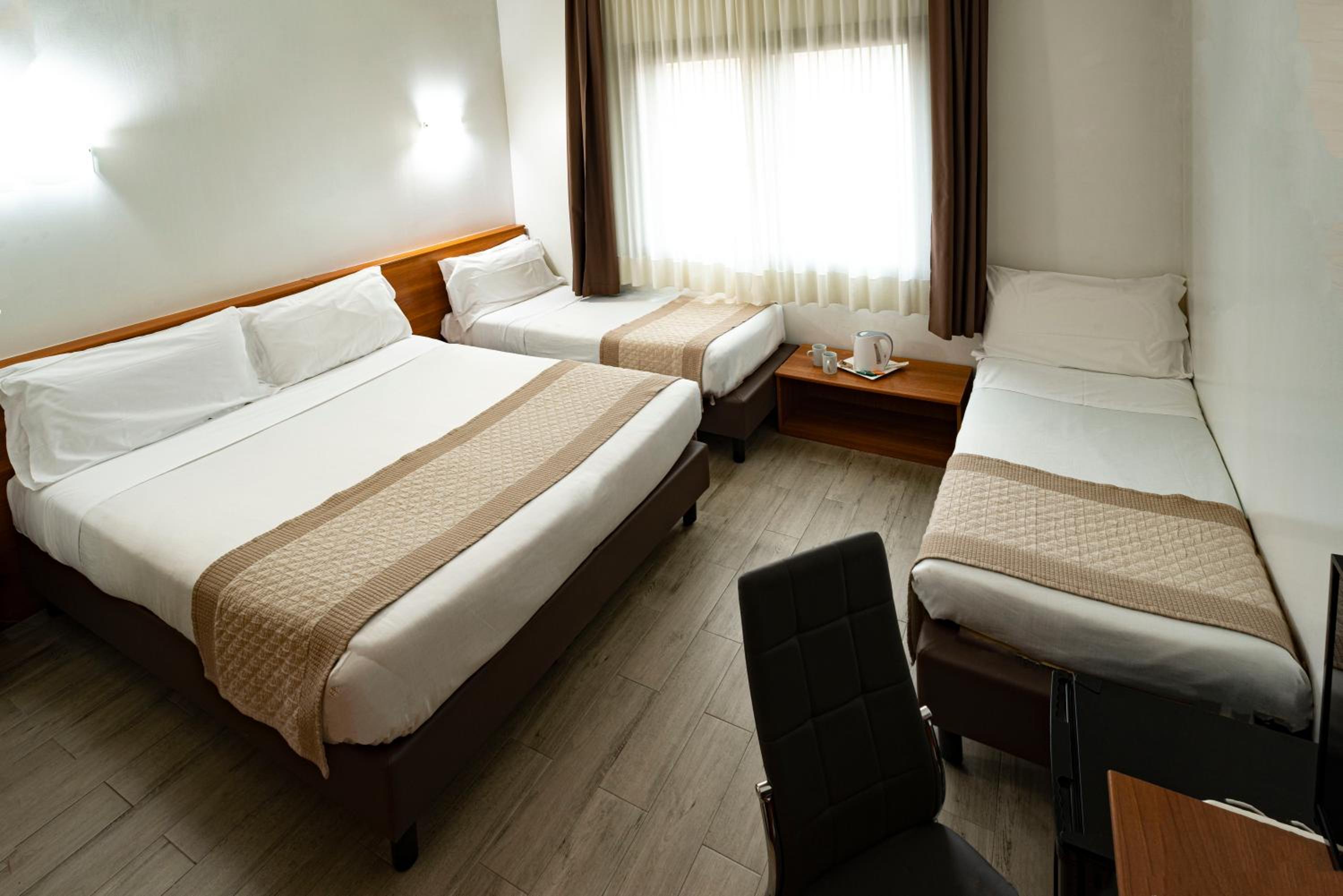 ROOM, TRIPLE