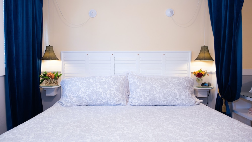 Meranova Guest Inn 32/50
