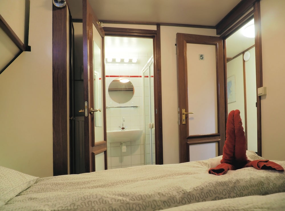 Hotelschip Sarah 7/36