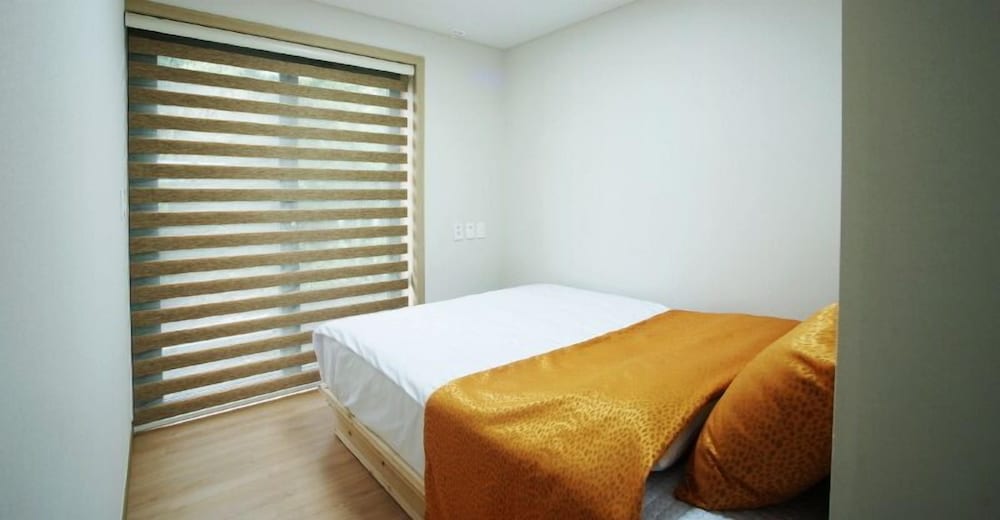 Jeju Gotjawal Geomoon Oreum Pension 20/50