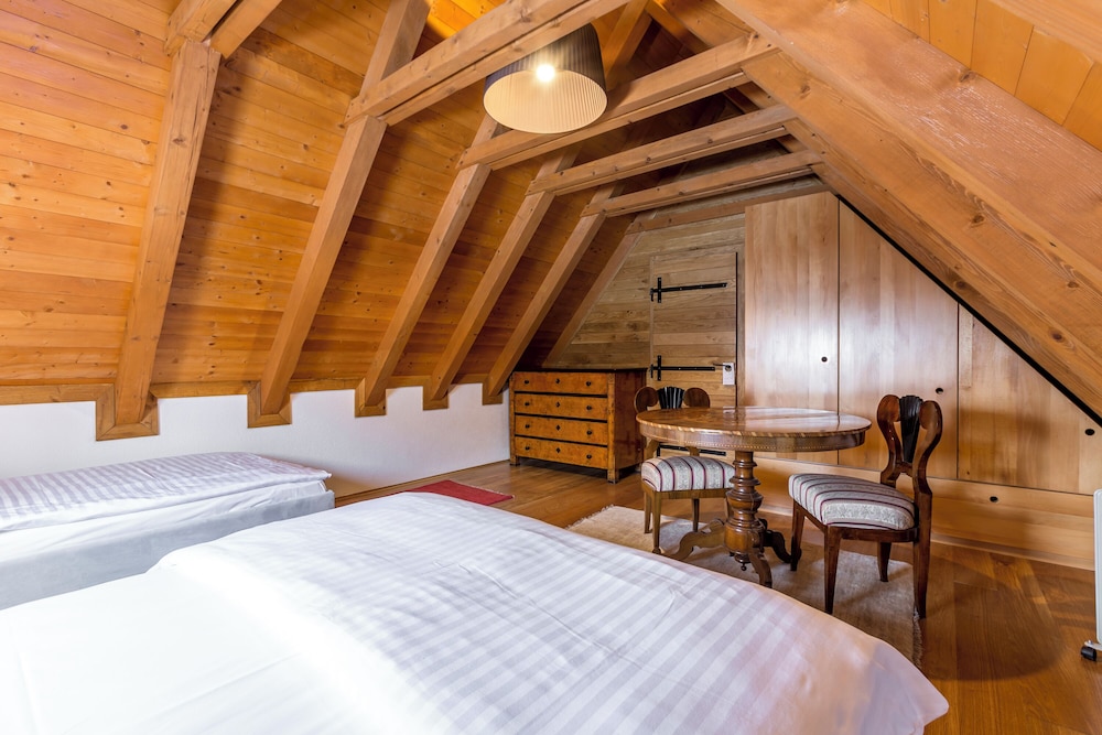 Family, Lodge, Single Bed, Sofa