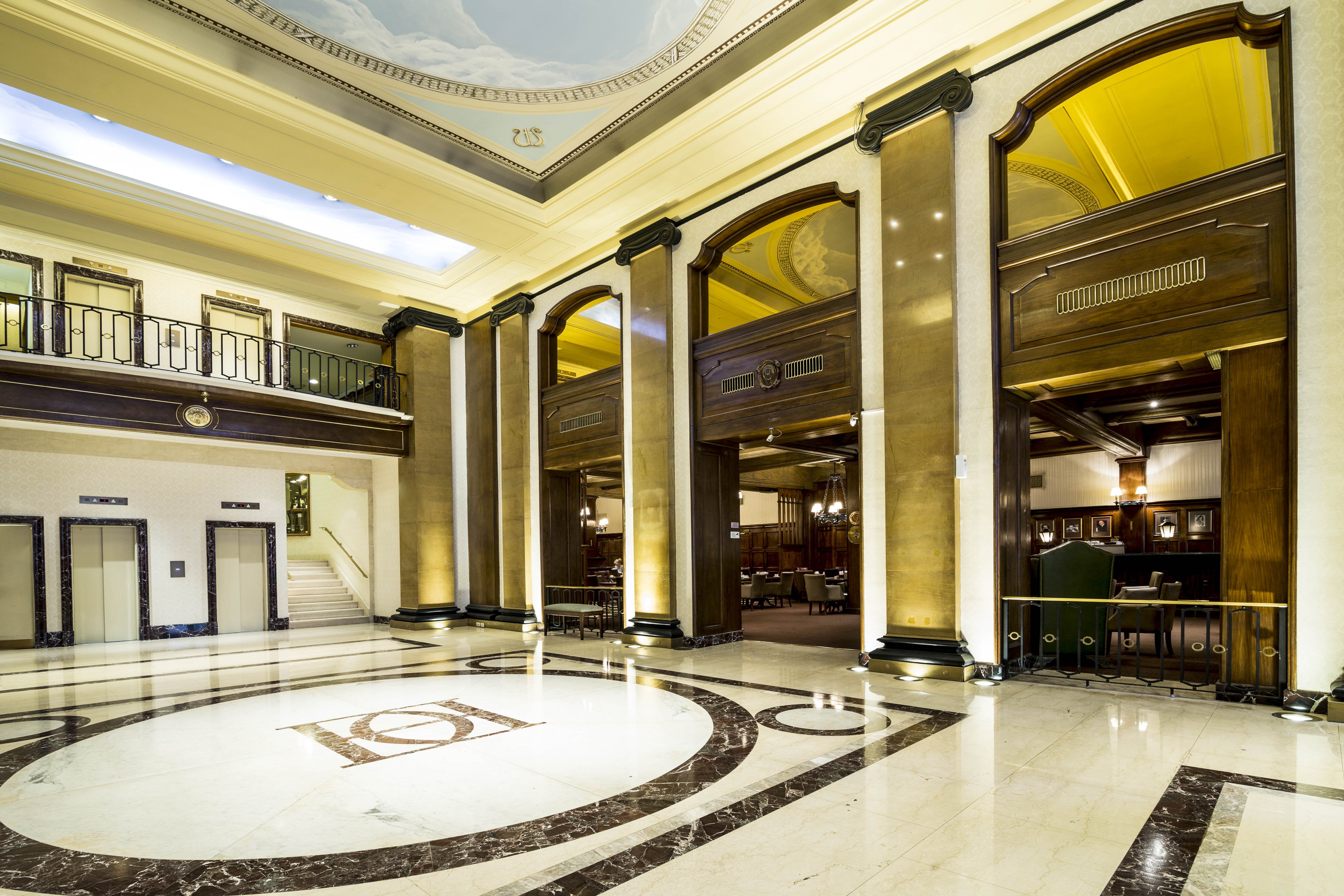 Claridge Hotel 43/74