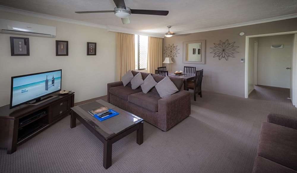 AUSSIE RESORT 24/50