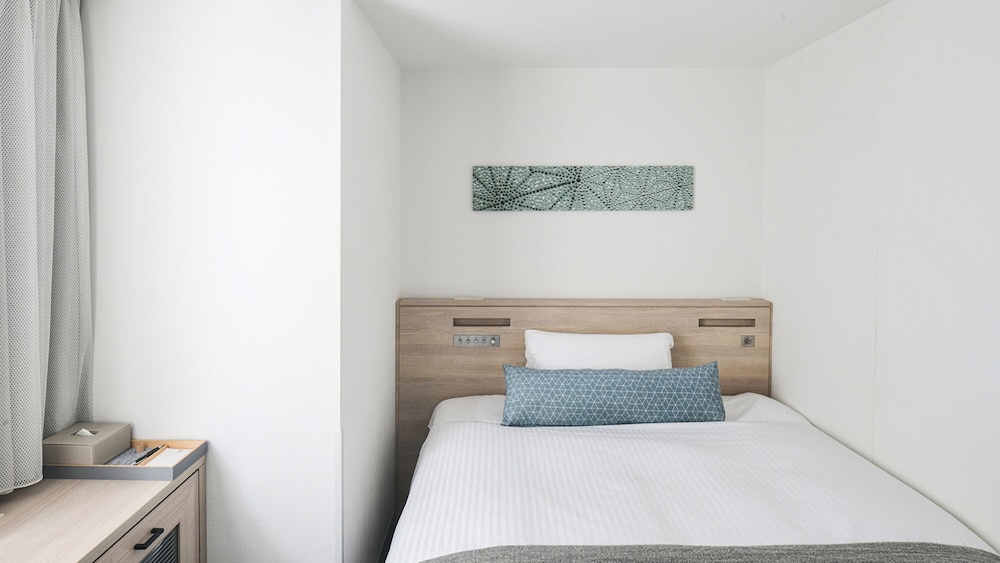 Vessel Inn Sakae Ekimae 27/66