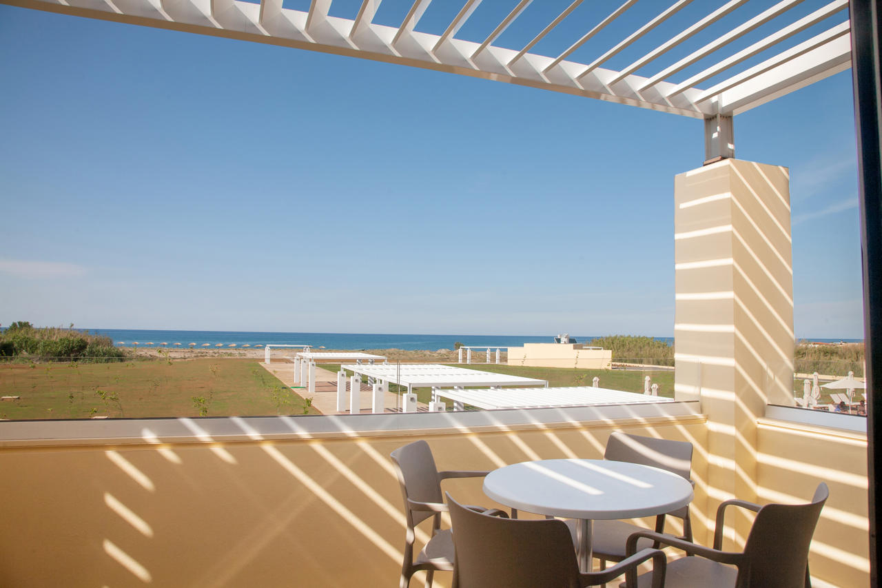 Ilion Beach Hotel 31/36