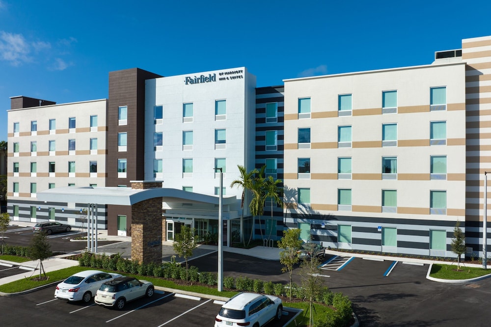 Fairfield Inn & Suites by Marriott West Palm Beach 32/37