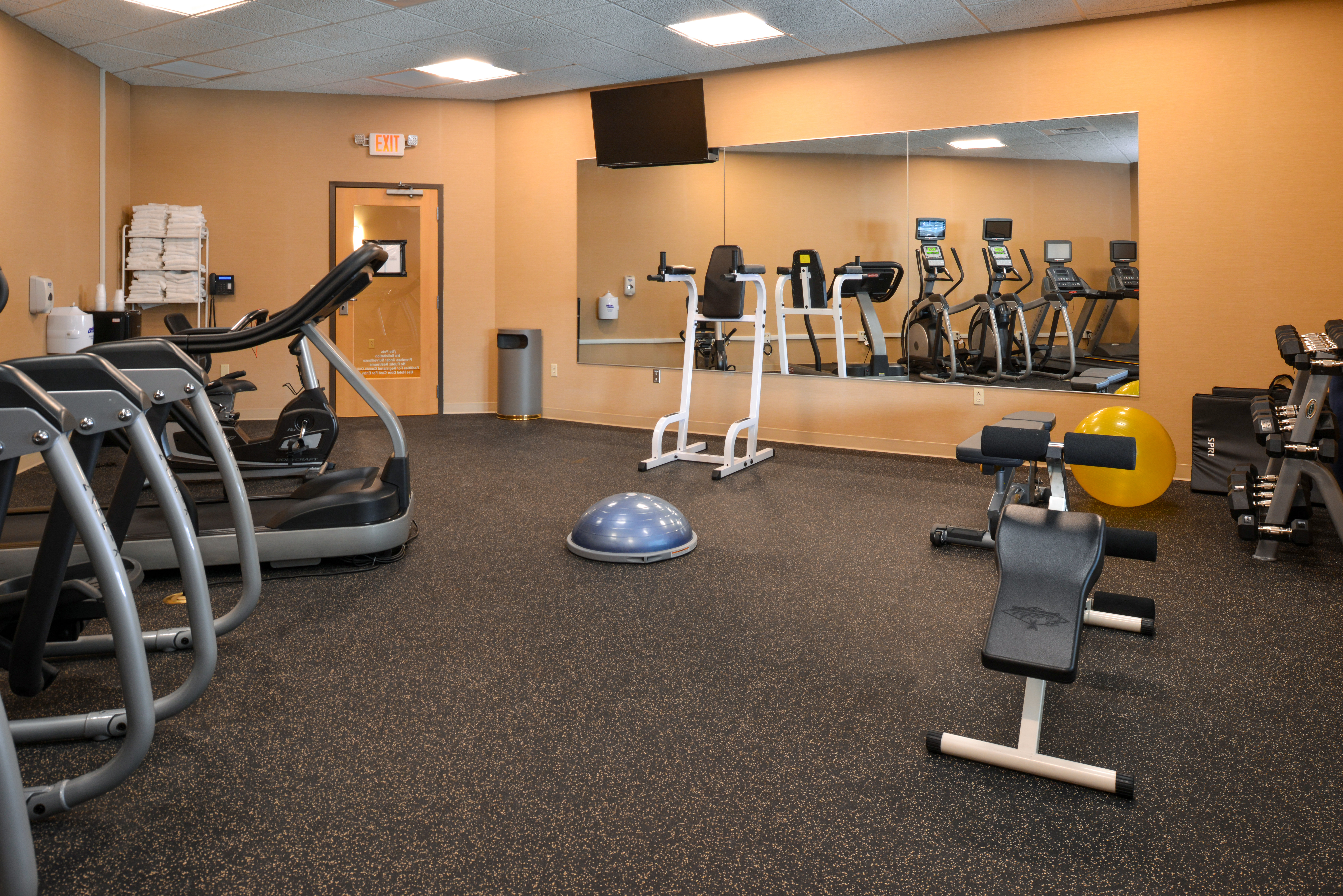 Holiday Inn Express Breezewood 42/67