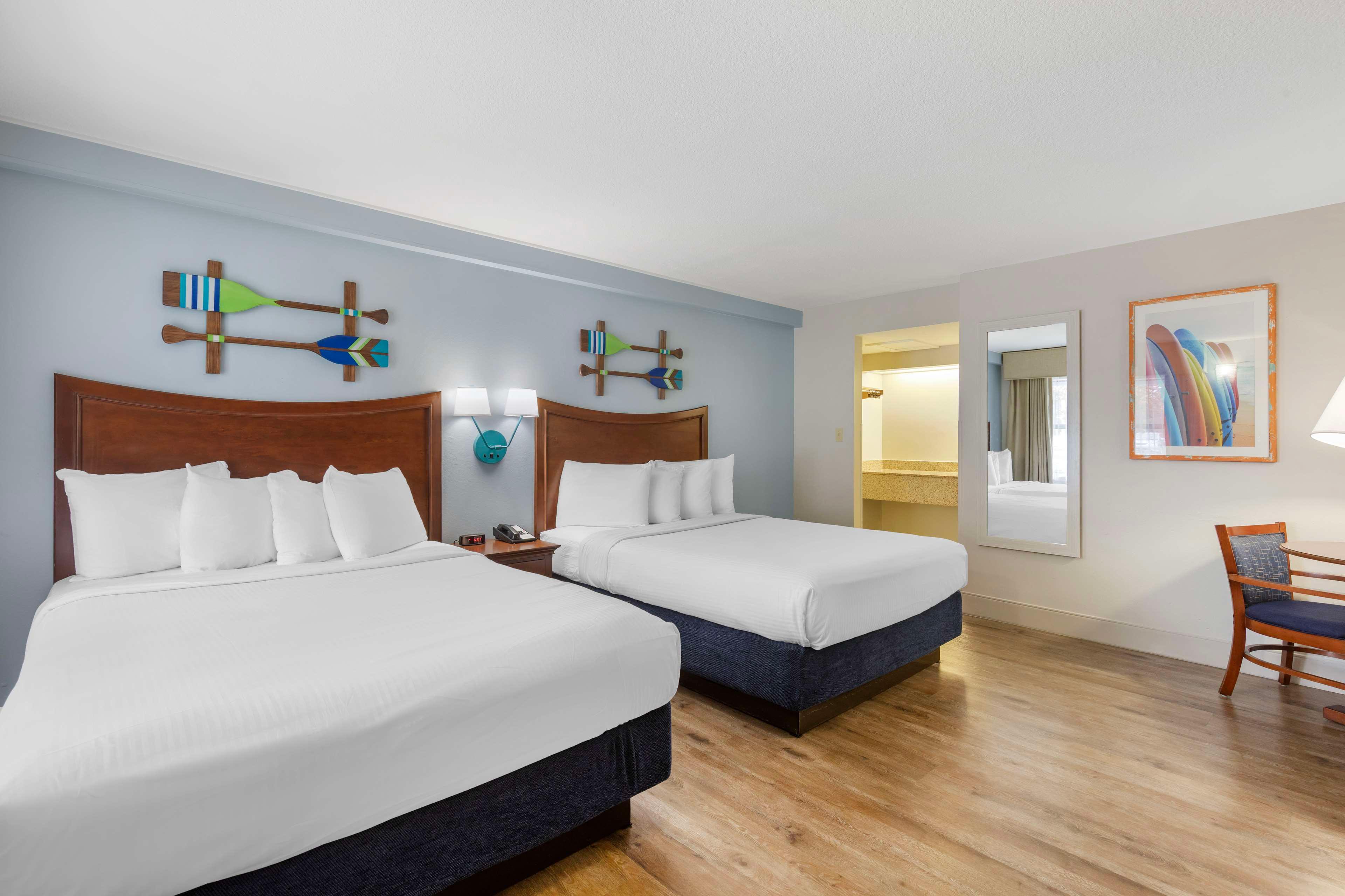 غرفة بسريرين كوين، Best Western Cocoa Beach Hotel and Suites 5/10