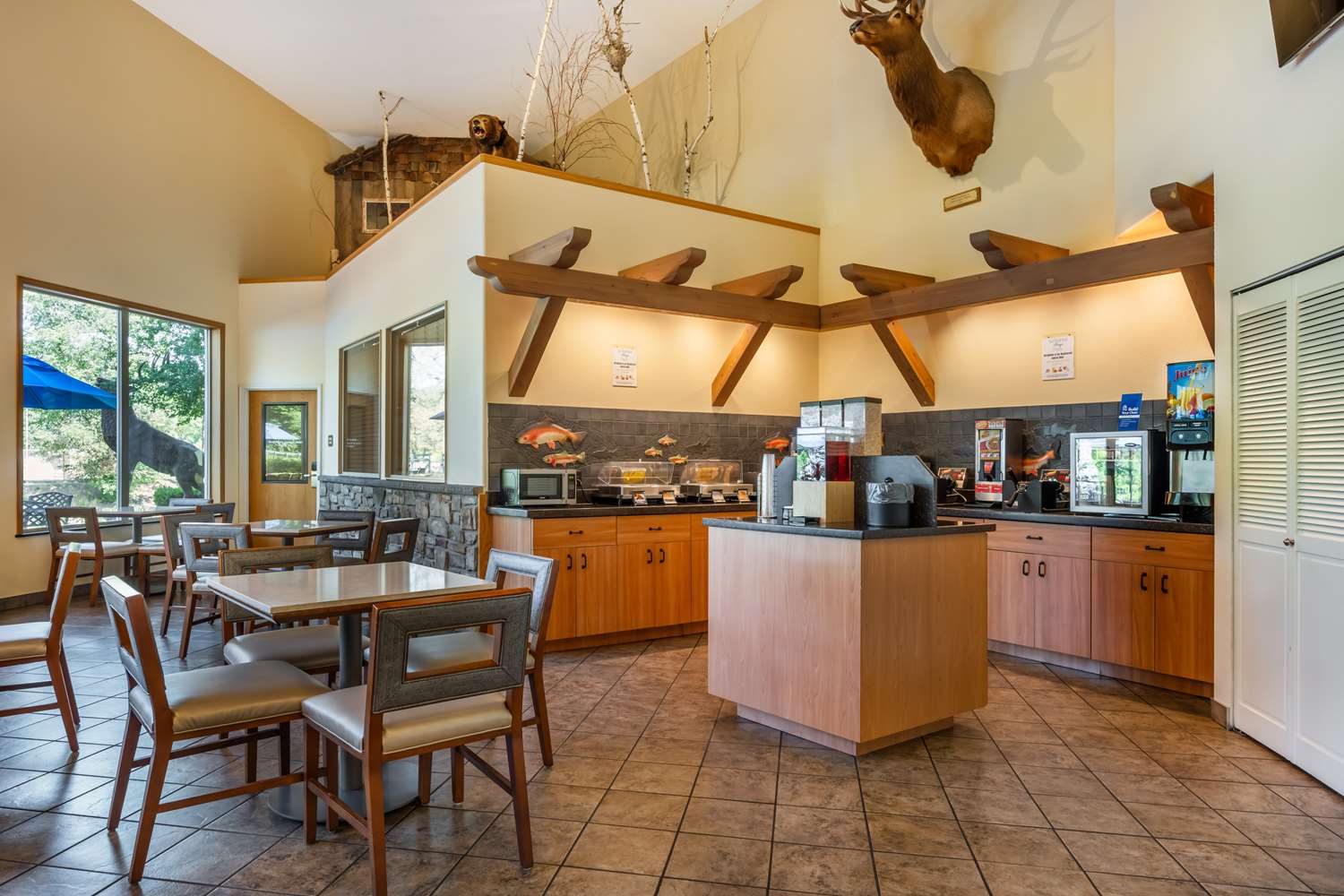 Best Western Lodge At River's Edge 40/43