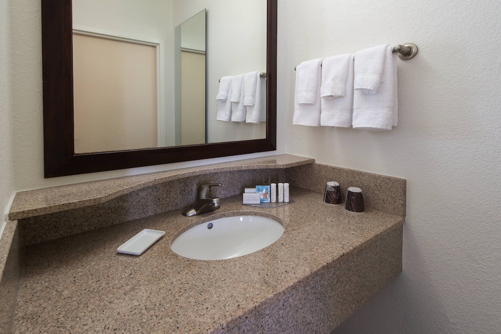 SpringHill Suites by Marriott Greensboro 8/35